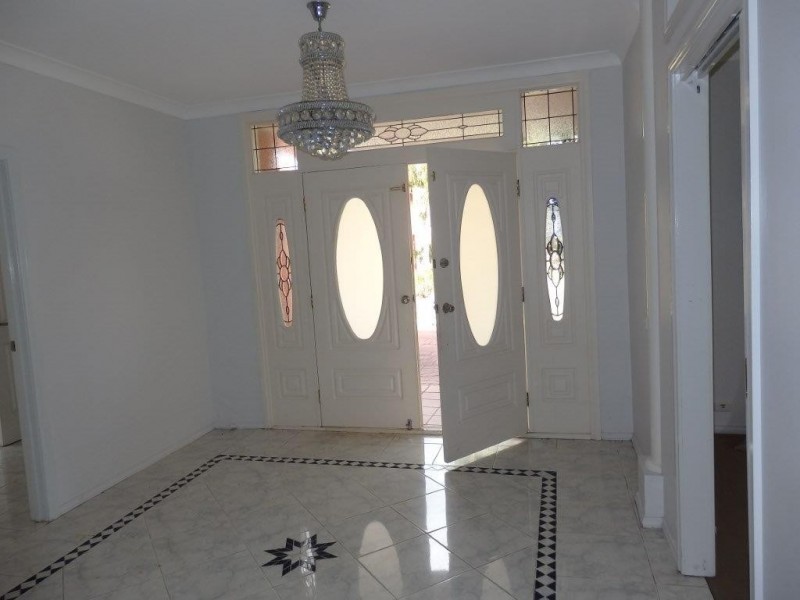 14 LILAC CRESCENT, Berwick VIC 3806