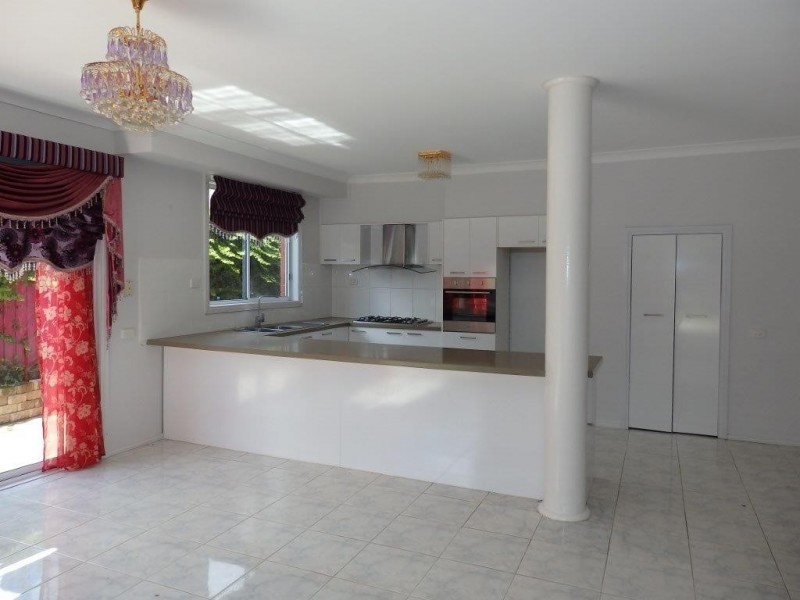 14 LILAC CRESCENT, Berwick VIC 3806