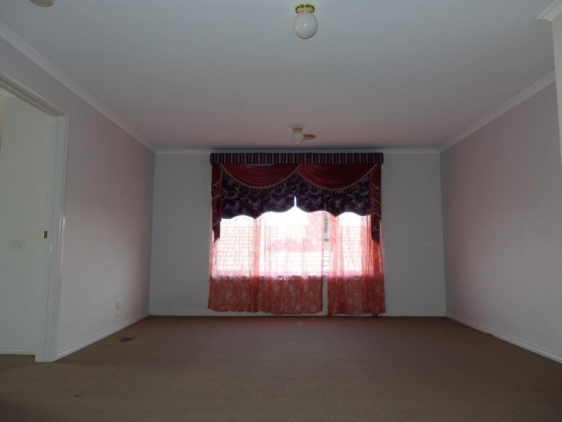 14 LILAC CRESCENT, Berwick VIC 3806