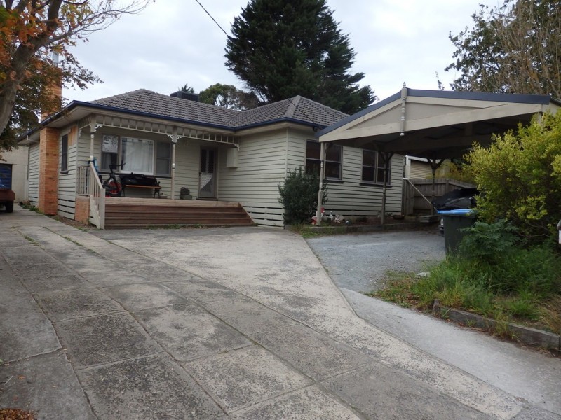 8 ALEXANDER STREET, Hallam VIC 3803