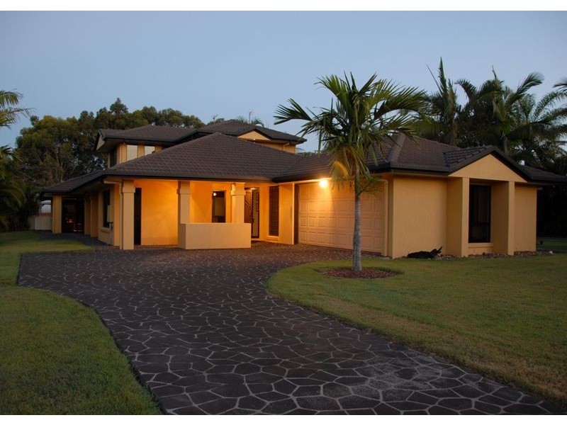 9-11 Jindera Court, Wondunna QLD 4655