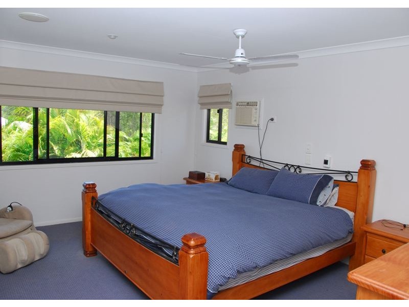 9-11 Jindera Court, Wondunna QLD 4655