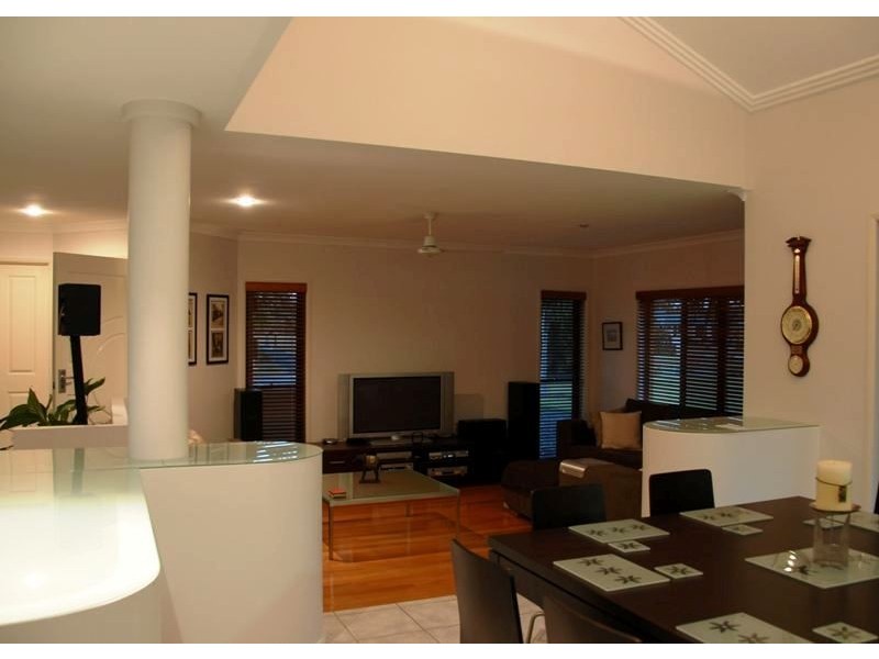 9-11 Jindera Court, Wondunna QLD 4655
