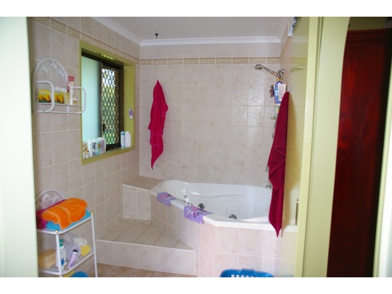 16 Raward Road, Wondunna QLD 4655