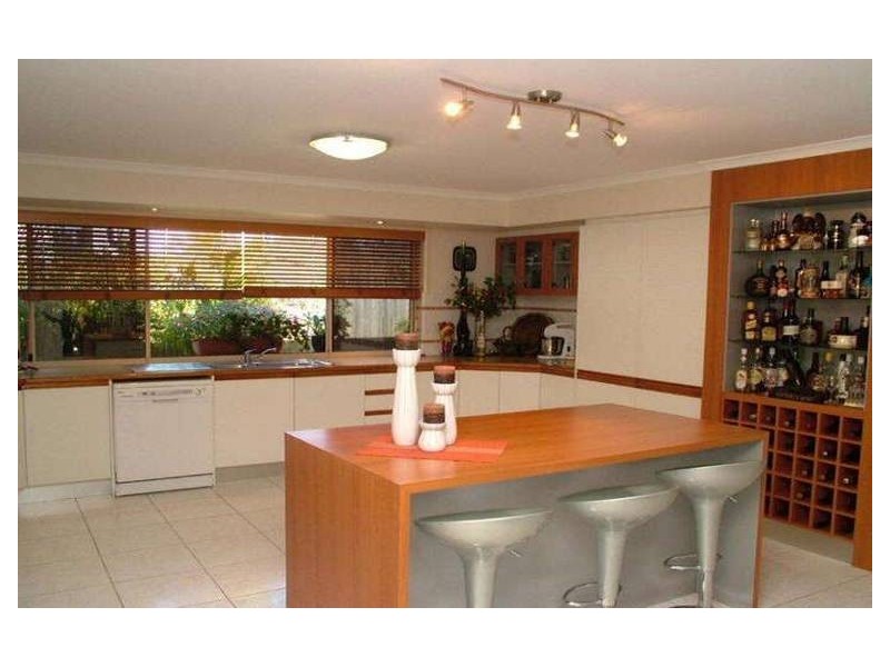 19 Oceanview Street, Point Vernon QLD 4655