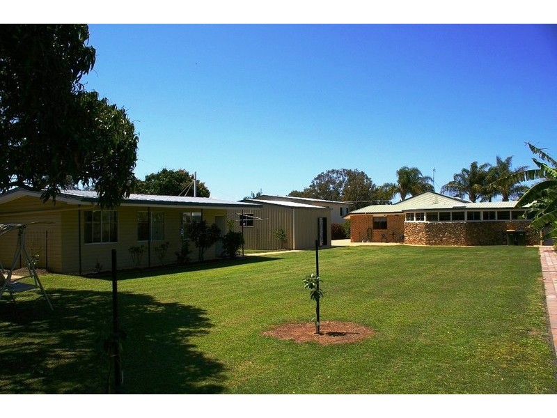 122 Esplanade, Point Vernon QLD 4655