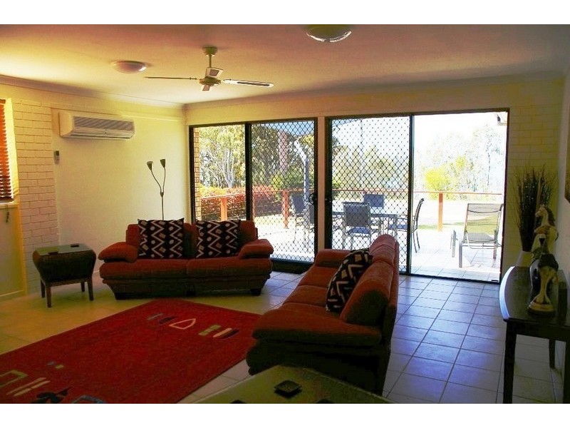 122 Esplanade, Point Vernon QLD 4655