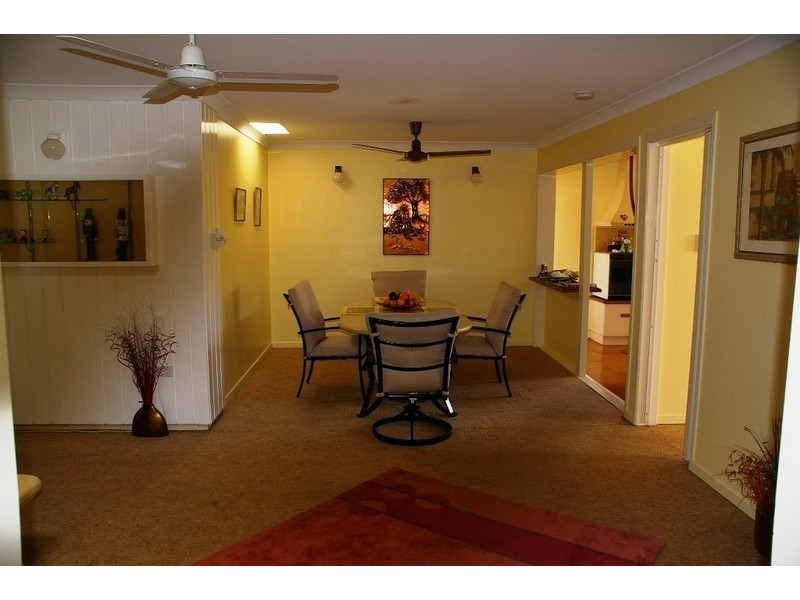 122 Esplanade, Point Vernon QLD 4655