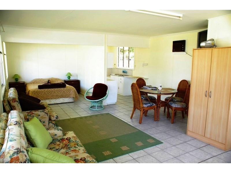 122 Esplanade, Point Vernon QLD 4655