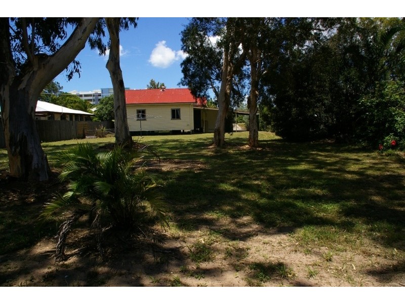 23 King Street, Urangan QLD 4655