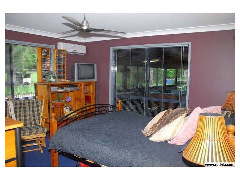 33 Sandrabarbara Drive, Booral QLD 4655