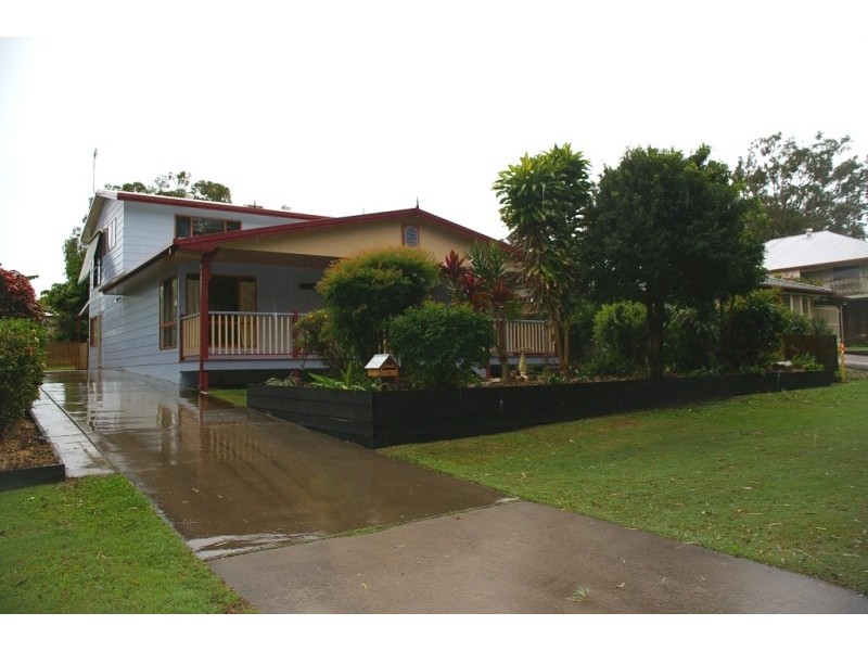 8 Spence Street, Point Vernon QLD 4655