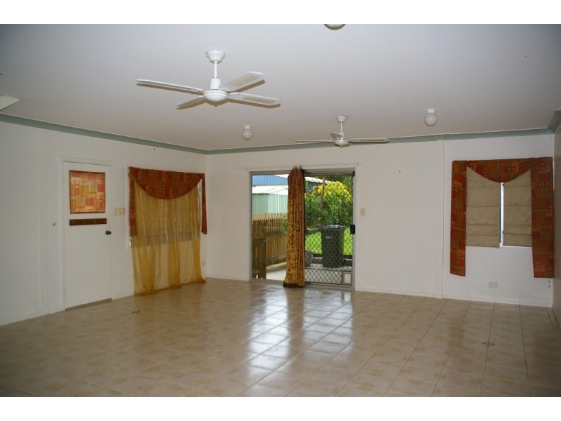 8 Spence Street, Point Vernon QLD 4655