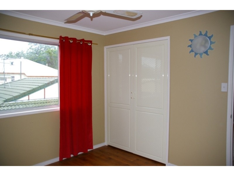 8 Spence Street, Point Vernon QLD 4655