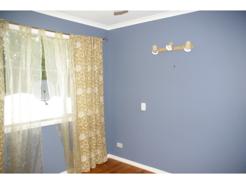 8 Spence Street, Point Vernon QLD 4655