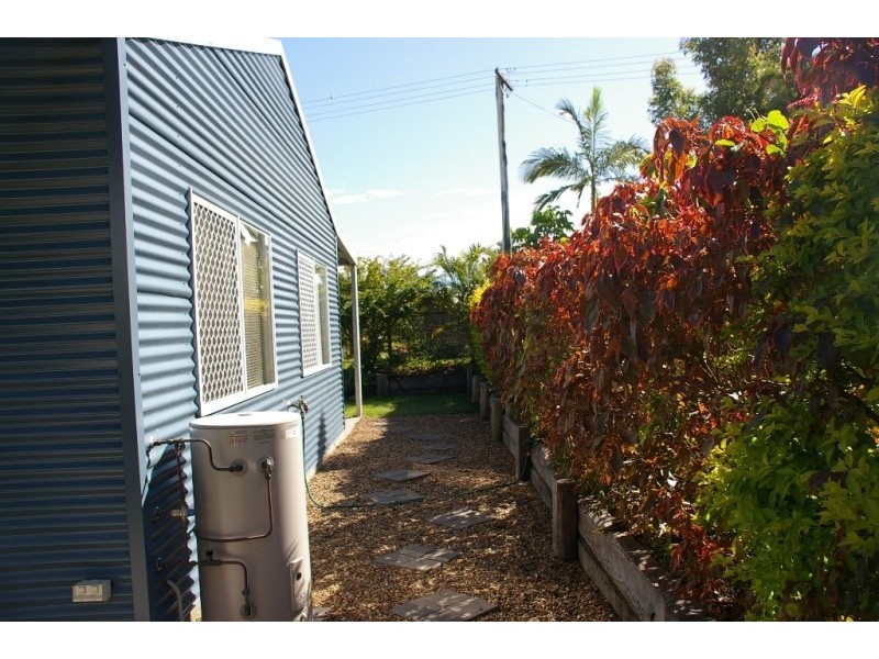 65 Murphy Street, Point Vernon QLD 4655