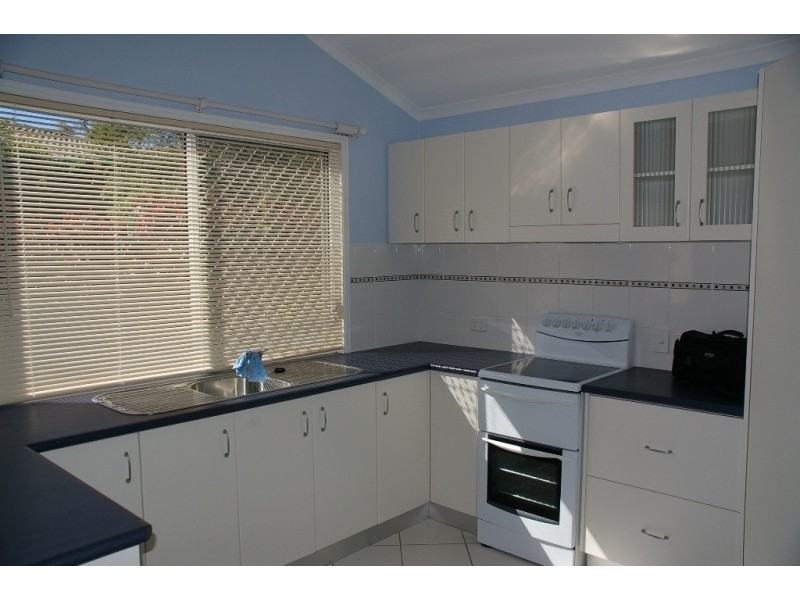 65 Murphy Street, Point Vernon QLD 4655