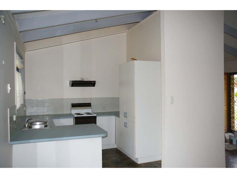 109 Hammond Street, Urangan QLD 4655