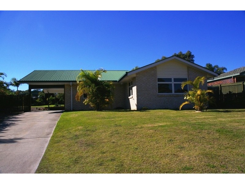 7 Macbel Court, Torquay QLD 4655