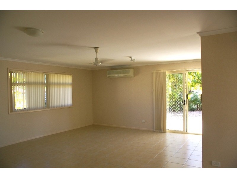 7 Macbel Court, Torquay QLD 4655