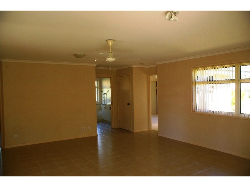 7 Macbel Court, Torquay QLD 4655