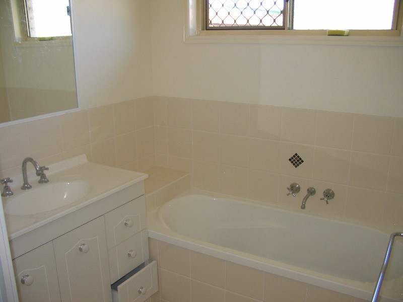 5 Malcolm Court, Point Vernon QLD 4655
