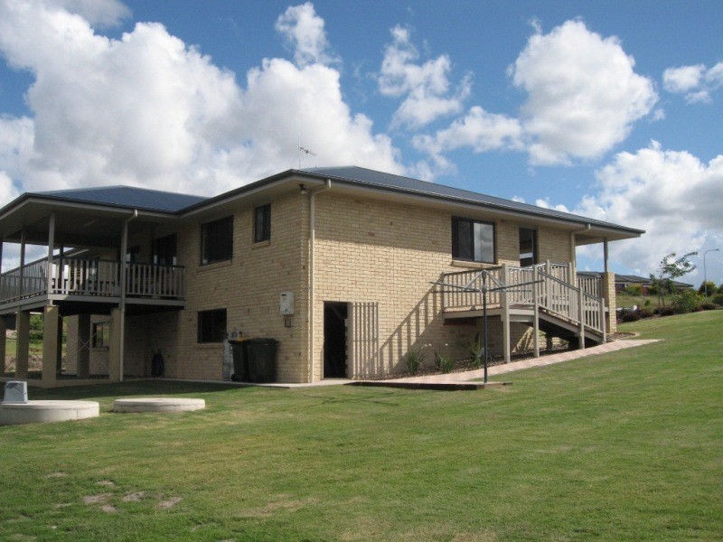 17 Highview Drive, Craignish QLD 4655