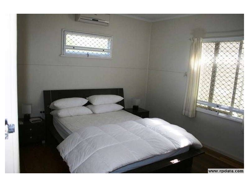 100 Long Street, Point Vernon QLD 4655
