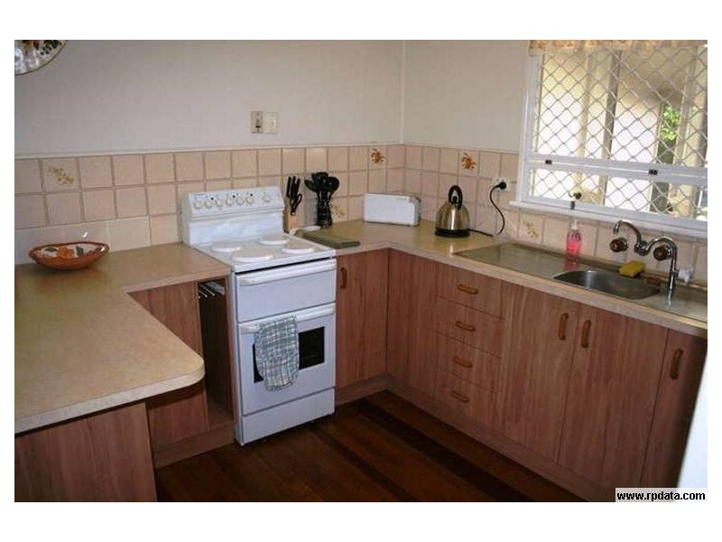 100 Long Street, Point Vernon QLD 4655