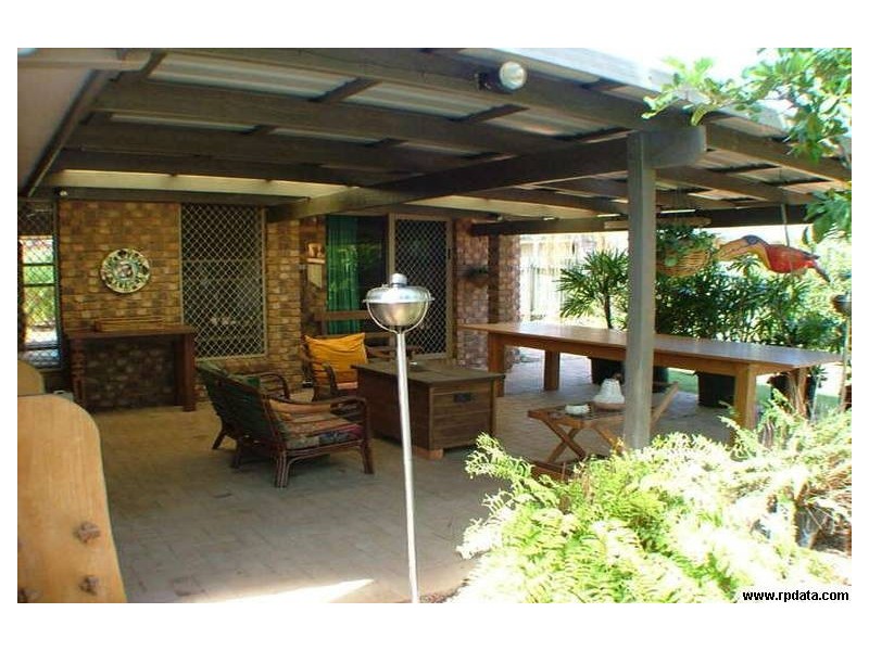 67 Ladbroke, Urangan QLD 4655