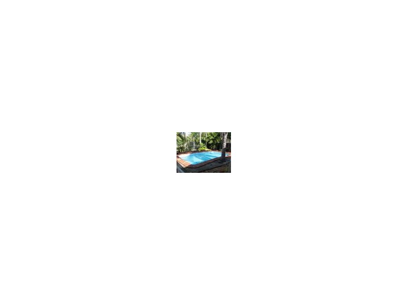 67 Ladbroke, Urangan QLD 4655