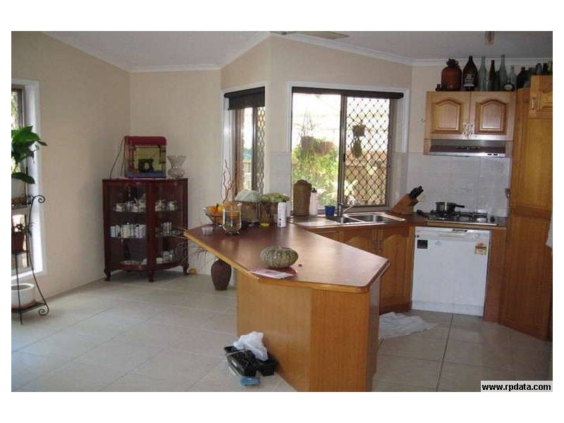 67 Ladbroke, Urangan QLD 4655
