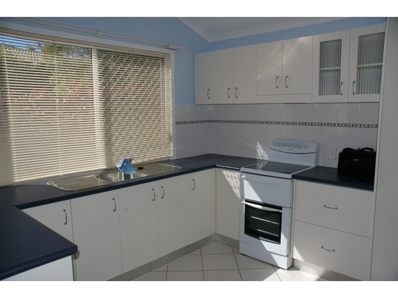 65 Murphy Street, Point Vernon QLD 4655