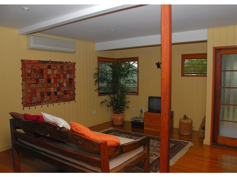 85 Long Street, Point Vernon QLD 4655