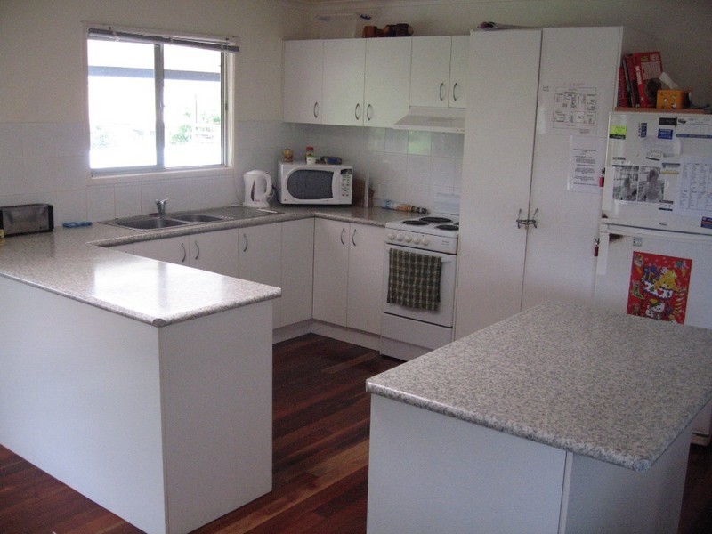 14 Prince Street, Urangan QLD 4655