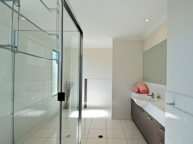 1 Lady Penrhyn Drive, Eli Waters QLD 4655