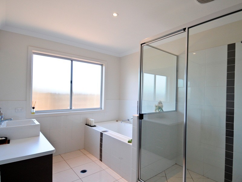 1 Lady Penrhyn Drive, Eli Waters QLD 4655