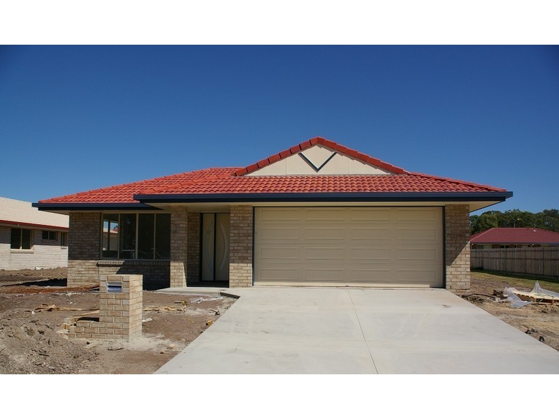 10 Emerald Park Way, Urangan QLD 4655