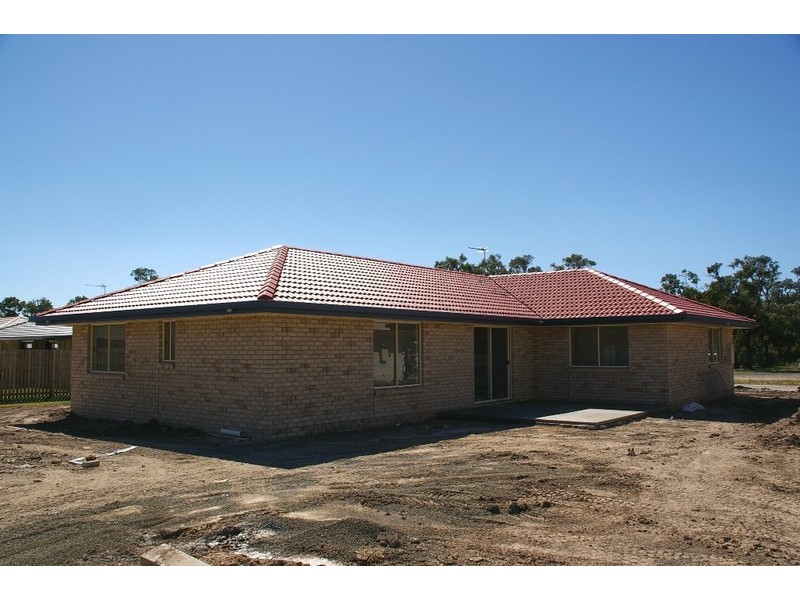 10 Emerald Park Way, Urangan QLD 4655