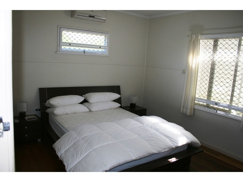 100 Long Street, Point Vernon QLD 4655