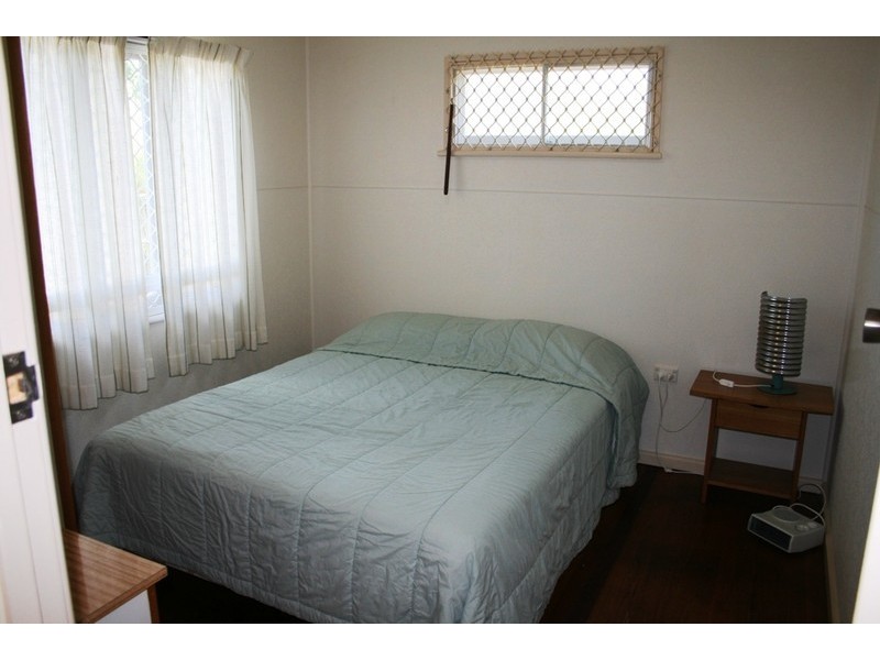 100 Long Street, Point Vernon QLD 4655