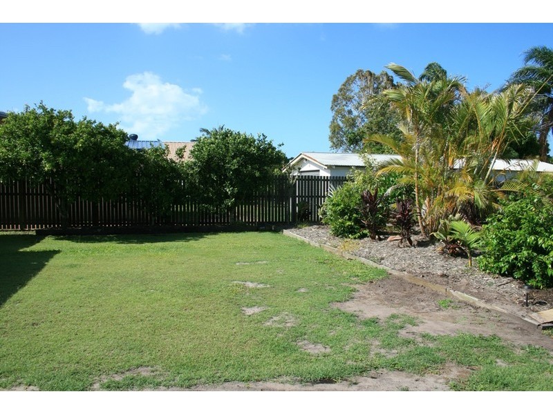 100 Long Street, Point Vernon QLD 4655