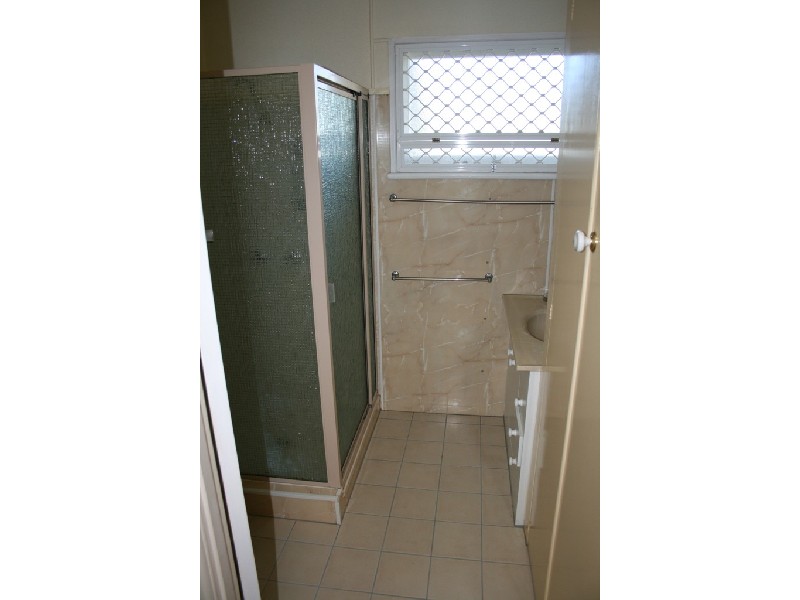 100 Long Street, Point Vernon QLD 4655