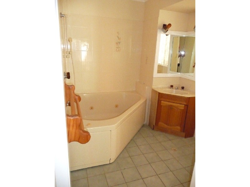 67 Ladbroke Crescent, Urangan QLD 4655