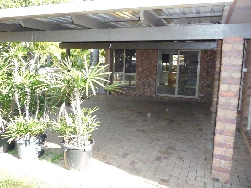 67 Ladbroke Crescent, Urangan QLD 4655