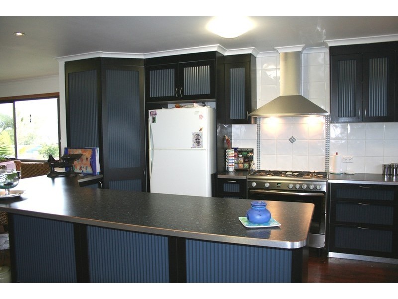 156 Long Street, Point Vernon QLD 4655