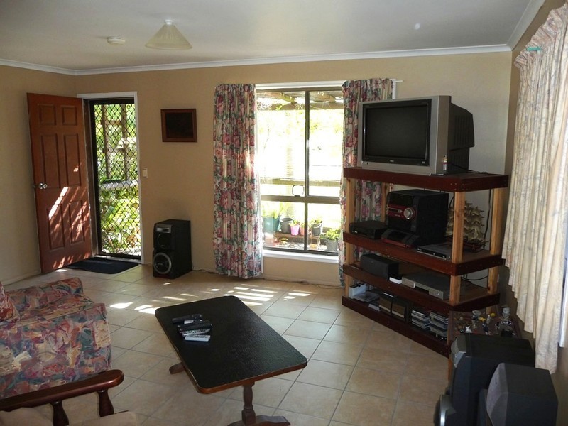 18 Rachael Street, Point Vernon QLD 4655
