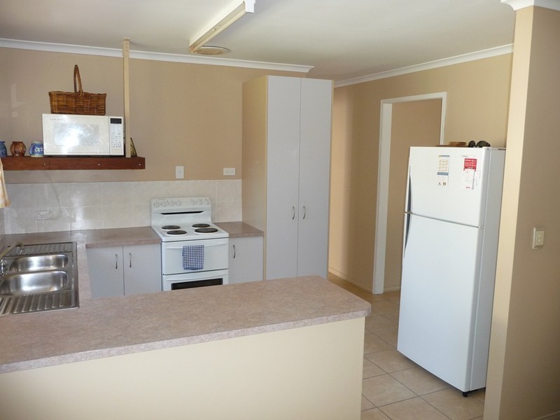 18 Rachael Street, Point Vernon QLD 4655