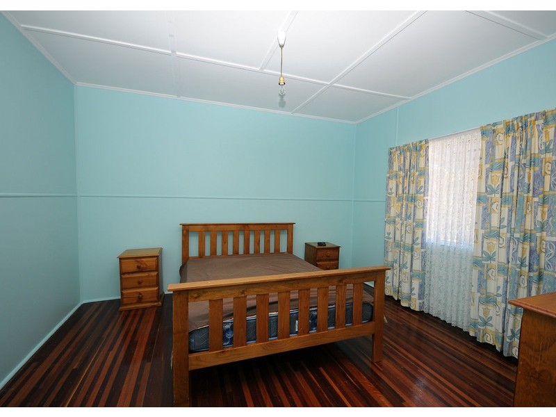 Pt Vernon Store, 149 Esplanade, Hervey Bay QLD 4655