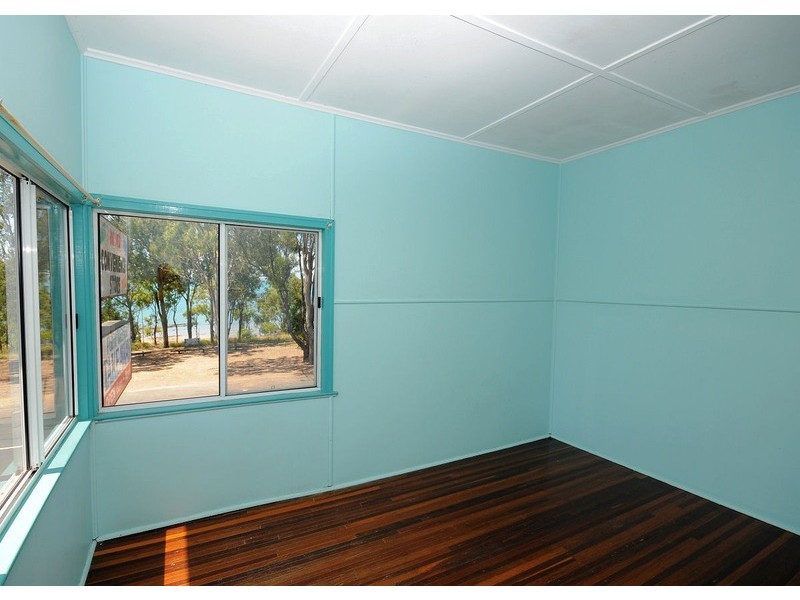 Pt Vernon Store, 149 Esplanade, Hervey Bay QLD 4655